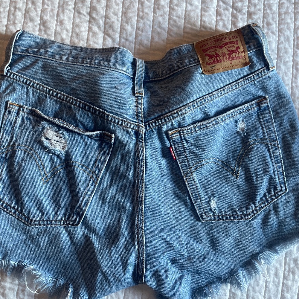 Size 27, Levi’s 501 Frayed Short